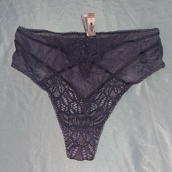 VS sheer lacy thong - Picture 1 of 6